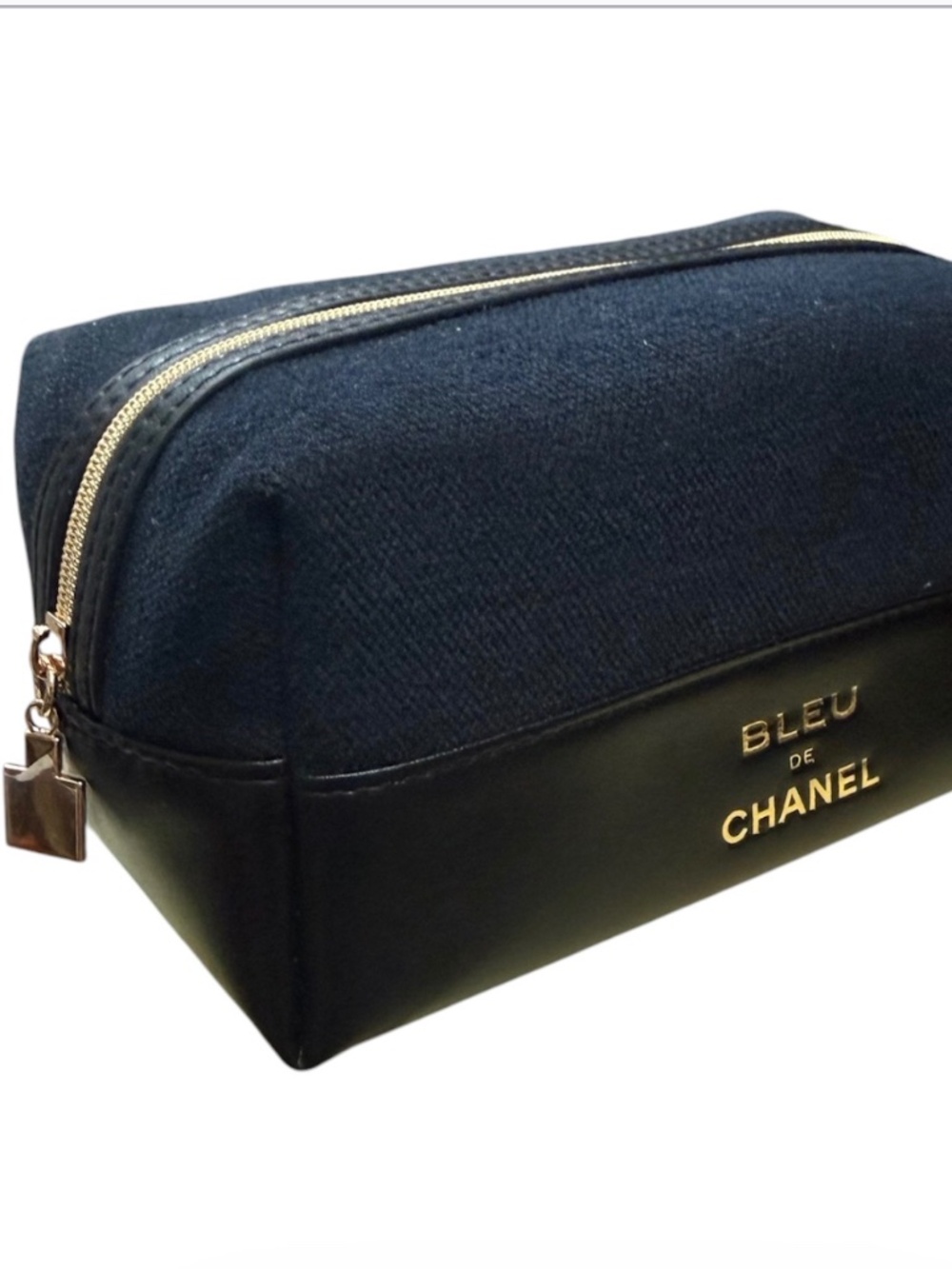 CHANEL Bleu dob kit/toiletry bag, NEW WITH TAGS